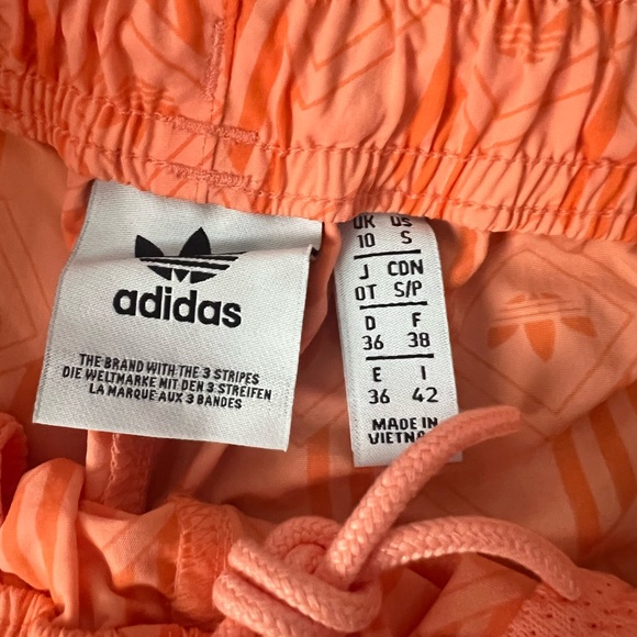 ADIDAS ORIGINALS - NWOT Monochrome Orange & White Shorts - Size Small - Picture 3 of 4